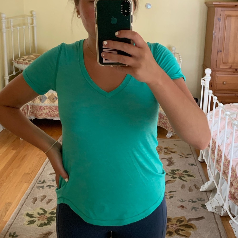 Lululemon workout shirt